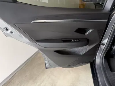 Renault Mégane E-Tech 2023 - 25500 EUR, 58000 km - AUTO.MOTO.pt - 58000km - foto 79 de 121