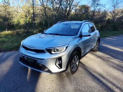 Kia Stonic 2025 - 17250 EUR, 22410 km - AUTO.MOTO.pt - 22410km - foto 8 de 20