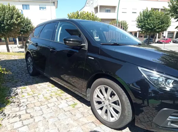 Peugeot 308 SW 2020 - 13490 EUR, 126471 km - AUTO.MOTO.pt - 126471km - foto 3 de 10
