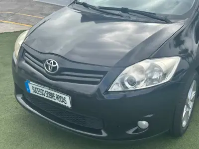 Toyota Auris 2010 - 10990 EUR, 210475 km - AUTO.MOTO.pt - 210475km - foto 5 de 13
