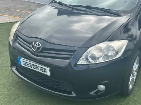 Toyota Auris 2010 - 10990 EUR, 210475 km - AUTO.MOTO.pt - 210475km - foto 5 de 13