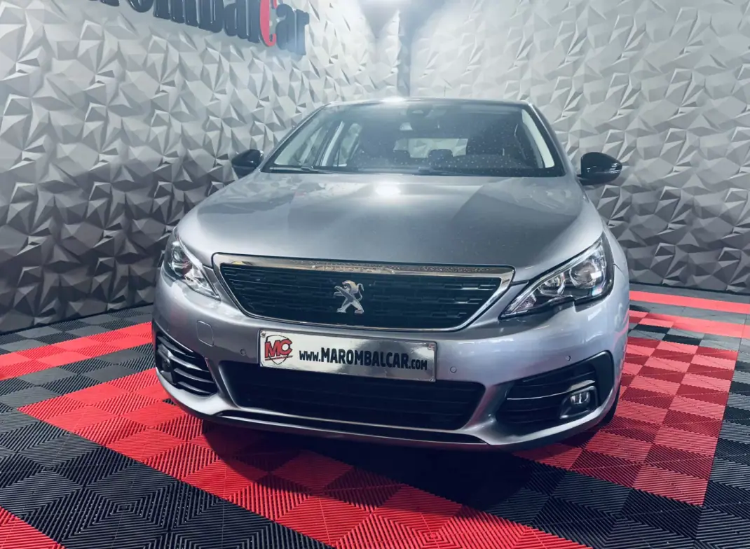 Peugeot 308 2018 - 11990 EUR, 139757 km - 139757km - foto 2 de 11