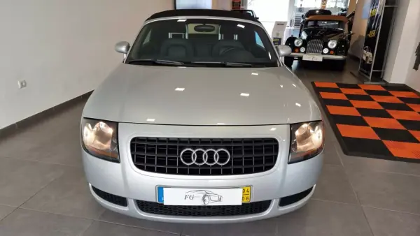 Audi TT Roadster 2004 - 17990 EUR, 63500 km - AUTO.MOTO.pt - 63500km - foto 5 de 24