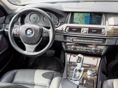 BMW 518 2013 - 16500 EUR, 200660 km - AUTO.MOTO.pt - 200660km - foto 12 de 17