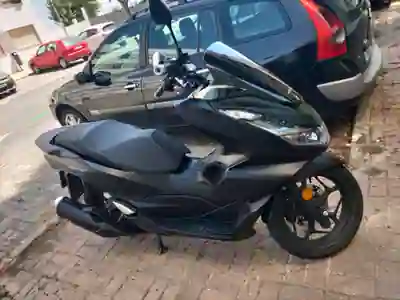 Honda PCX 125 2023 - 2900 EUR, 2300 km - AUTO.MOTO.pt - 2300km - foto 2 de 2