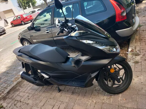 Honda PCX 125 2023 - 2900 EUR, 2300 km - AUTO.MOTO.pt - 2300km - foto 2 de 2