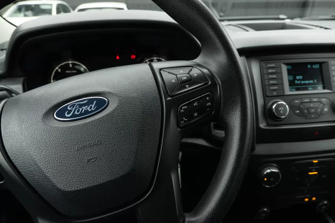 Ford Ranger 2023 - 29999 EUR, 48000 km - AUTO.MOTO.pt - 48000km - foto 18 de 25