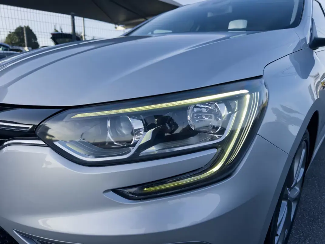 Renault Mégane Sport Tourer 2016 - 13990 EUR, 163000 km - AUTO.MOTO.pt - 163000km - foto 14 de 47