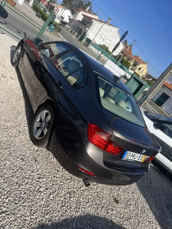 BMW 316 2012 - 12999 EUR, 169000 km - AUTO.MOTO.pt - 169000km - foto 3 de 7