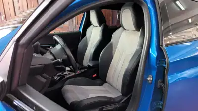 Peugeot e-208 2020 - 22890 EUR, 12197 km - AUTO.MOTO.pt - 12197km - foto 54 de 77