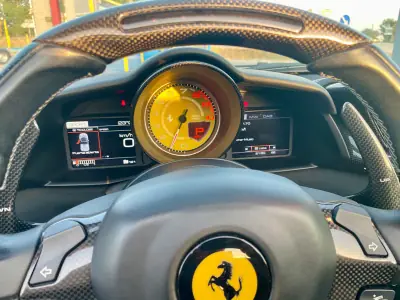 Ferrari 488 2017 - 299750 EUR, 26250 km - AUTO.MOTO.pt - 26250km - foto 23 de 26