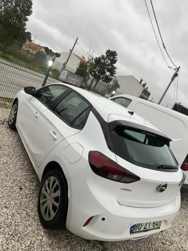 Opel Corsa 2020 - 11999 EUR, 216000 km - AUTO.MOTO.pt - 216000km - foto 4 de 7