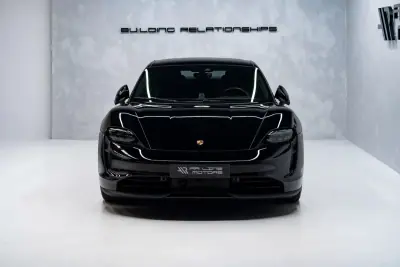Porsche Taycan 2023 — foto 5 de 56