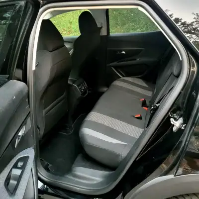 Peugeot 3008 2017 - 16990 EUR, 161440 km - AUTO.MOTO.pt - 161440km - foto 22 de 23