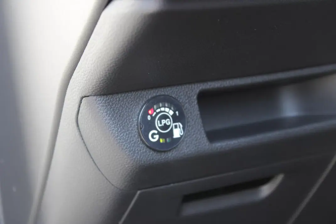 Renault Clio 2024 - 18750 EUR, 1753 km - AUTO.MOTO.pt - 1753km - foto 9 de 22