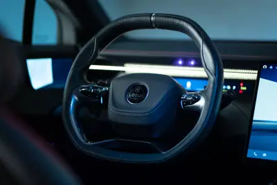 Lotus Eletre 2023 - 110000 EUR, 34626 km - AUTO.MOTO.pt - 34626km - foto 22 de 32