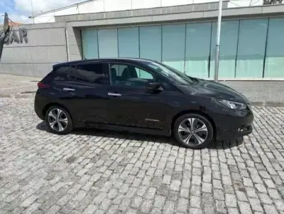 Nissan Leaf 2018 - 13999 EUR, 69000 km - AUTO.MOTO.pt - 69000km - foto 4 de 30