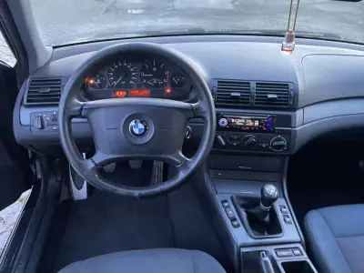 BMW 318 2005 - 6950 EUR, 281920 km - AUTO.MOTO.pt - 281920km - foto 8 de 11