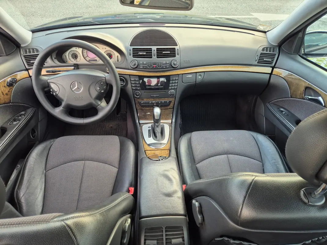 Mercedes-Benz E 220 2003 - 4900 EUR, 490000 km - AUTO.MOTO.pt - 490000km - foto 14 de 16