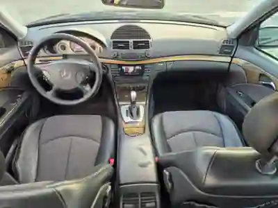 Mercedes-Benz E 220 2003 - 4900 EUR, 490000 km - AUTO.MOTO.pt - 490000km - foto 14 de 16