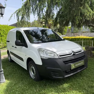Citroën BERLINGO 1.6 HDI 600 C/AC 2018 - 10990 EUR, 190000 km - AUTO.MOTO.pt - 190000km - foto 3 de 15