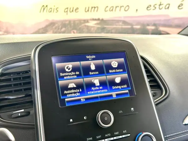 Renault Grand Scénic 2018 - 16900 EUR, 183558 km - AUTO.MOTO.pt - 183558km - foto 27 de 33