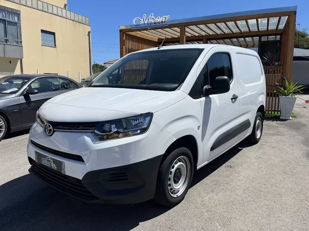 Toyota PROACE CITY 1.5D 100cv EXCLUIVE 2020 - 16450 EUR, 62000 km - AUTO.MOTO.pt - 62000km - foto 9 de 35