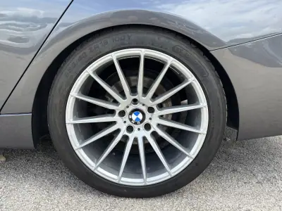 BMW 318 Gran Turismo 2014 - 11990 EUR, 280000 km - AUTO.MOTO.pt - 280000km - foto 13 de 26