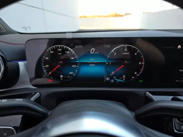 Mercedes-Benz CLA 180 2022 - 29900 EUR, 36800 km - 36800km - foto 21 de 44
