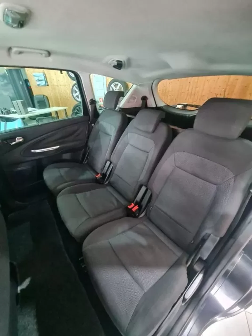 Ford S-Max 2007 - 7900 EUR, 283000 km - AUTO.MOTO.pt - 283000km - foto 18 de 22
