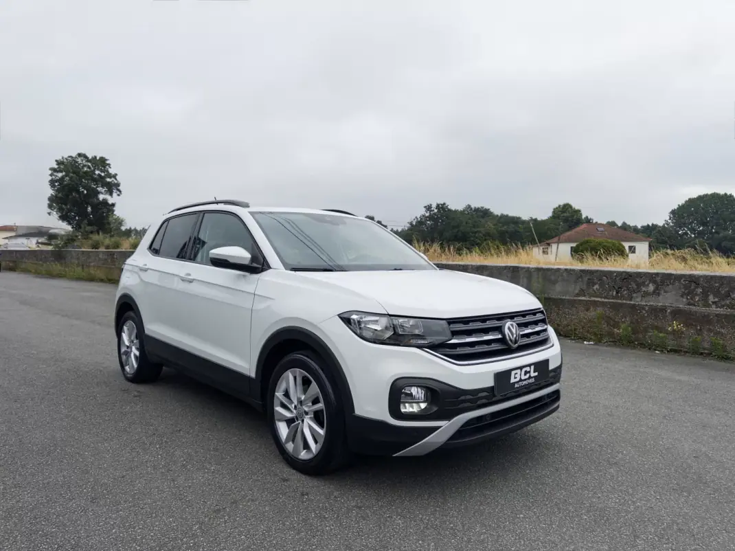 Volkswagen T-Cross 2019 - 17990 EUR, 105000 km - AUTO.MOTO.pt - 105000km - foto 1 de 39