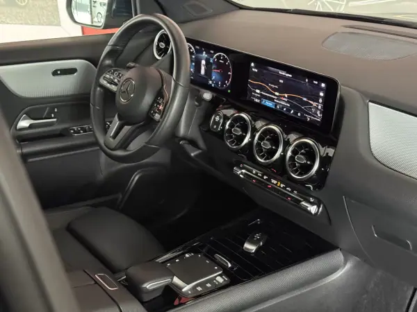 Mercedes-Benz GLA 180 2022 - 35990 EUR, 98845 km - AUTO.MOTO.pt - 98845km - foto 15 de 22