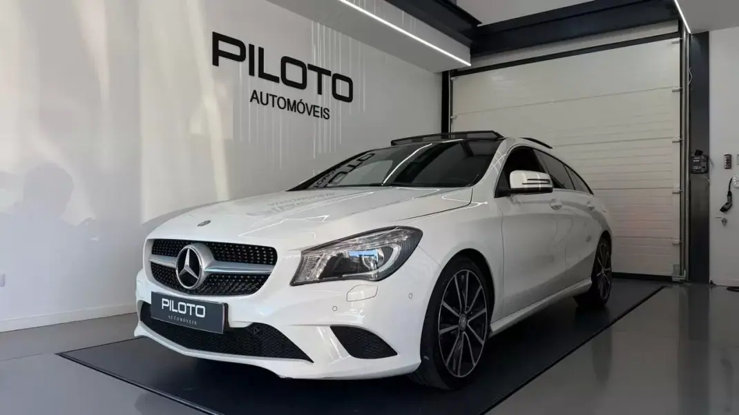 Mercedes-Benz CLA 200 2015 - 19490 EUR, 142879 km - AUTO.MOTO.pt - 142879km - foto 1 de 32
