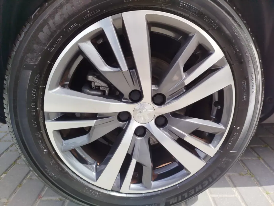 Peugeot 3008 2021 - 23750 EUR, 108107 km - AUTO.MOTO.pt - 108107km - foto 21 de 22