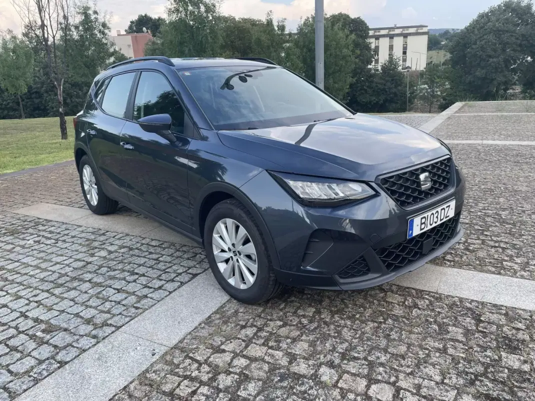 SEAT Arona 2024 - 19500 EUR, 28000 km - AUTO.MOTO.pt - 28000km - foto 1 de 14