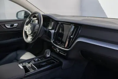 Volvo V60 2022 - 25500 EUR, 123000 km - AUTO.MOTO.pt - 123000km - foto 58 de 63