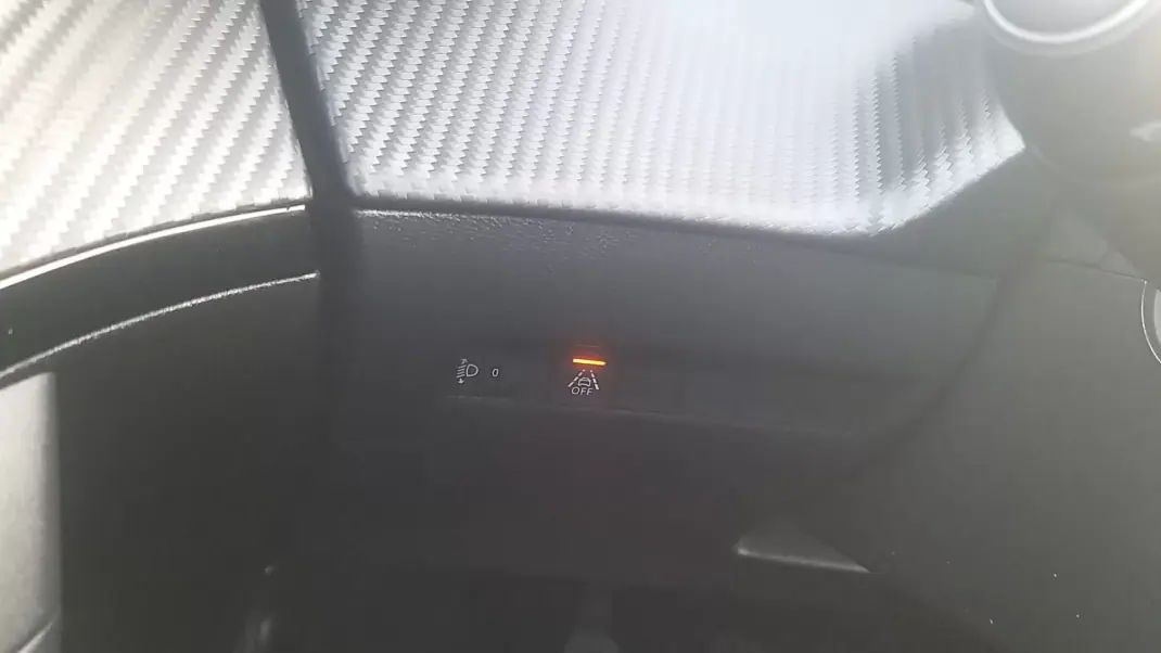 Peugeot 2008 2023 - 18250 EUR, 30000 km - AUTO.MOTO.pt - 30000km - foto 12 de 44