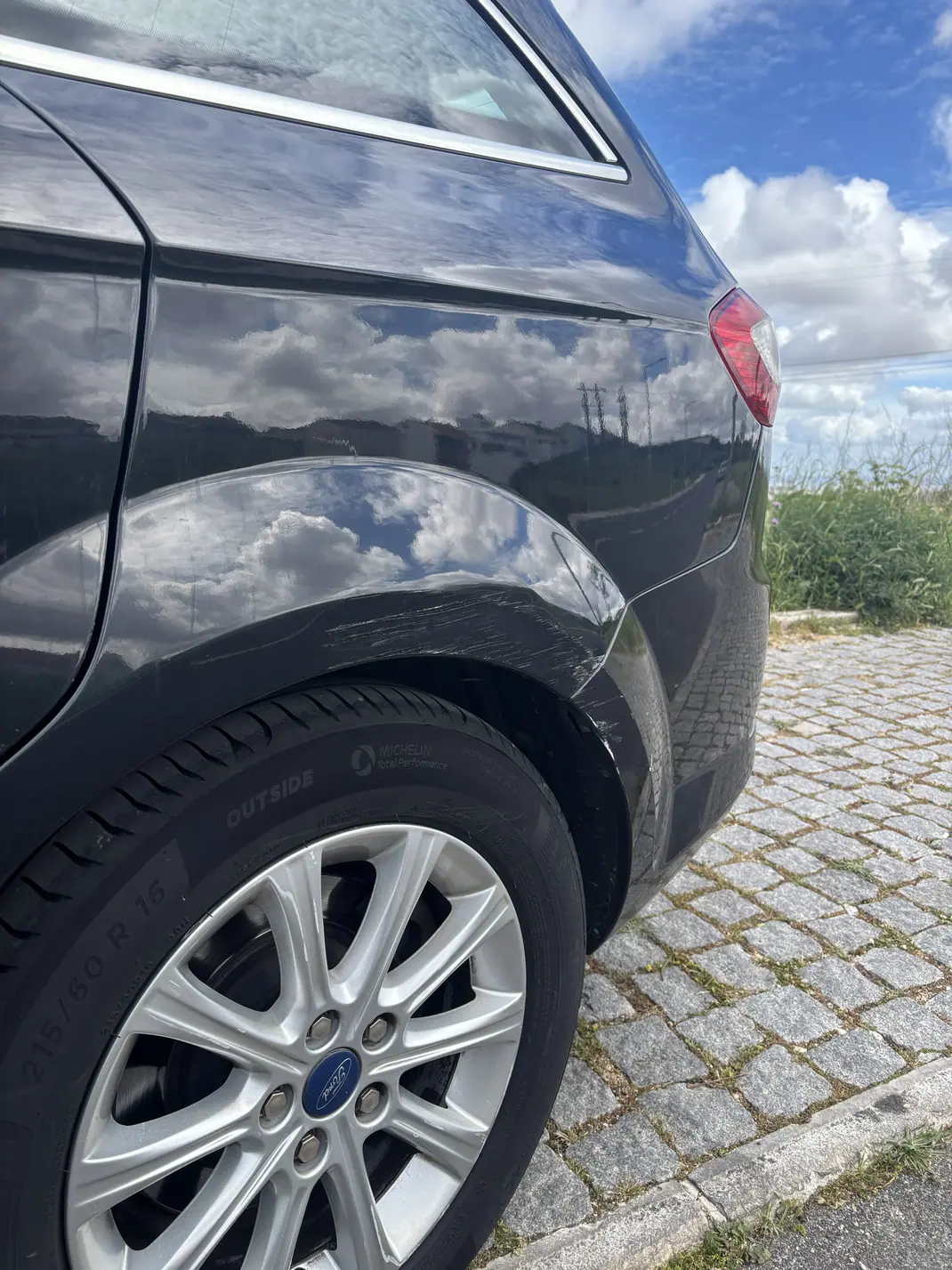 Ford Mondeo 2014 - 7490 EUR, 195600 km - AUTO.MOTO.pt - 195600km - foto 5 de 14