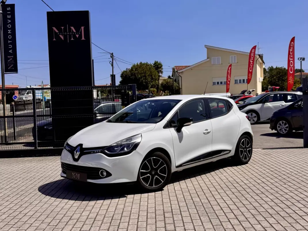 Renault Clio 2015 - 9500 EUR, 130000 km - 130000km - foto 1 de 18