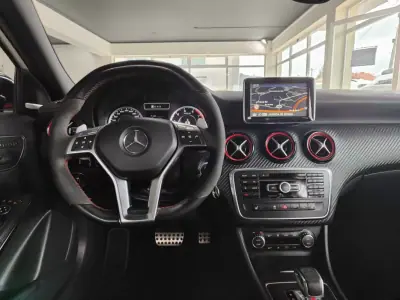 Mercedes-Benz A 45 AMG 2013 - 31500 EUR, 112700 km - AUTO.MOTO.pt - 112700km - foto 38 de 40