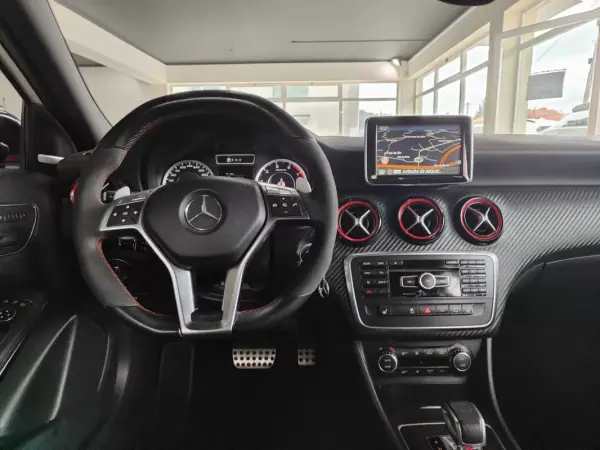 Mercedes-Benz A 45 AMG 2013 - 31500 EUR, 112700 km - AUTO.MOTO.pt - 112700km - foto 38 de 40