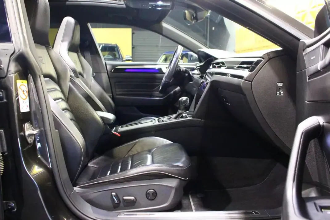 Volkswagen Arteon 2021 - 25400 EUR, 209040 km - AUTO.MOTO.pt - 209040km - foto 21 de 40