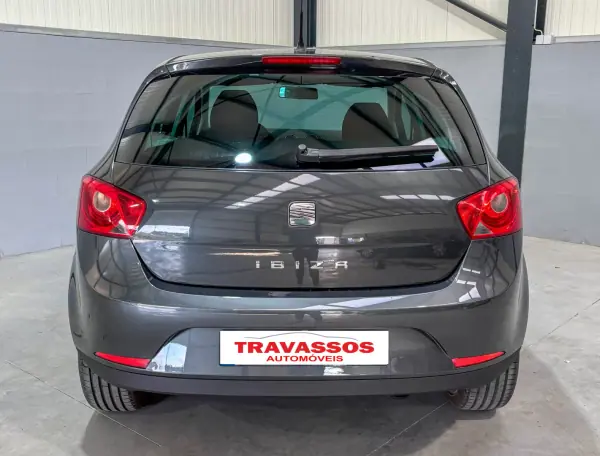 SEAT Ibiza 2009 - 10500 EUR, 94835 km - AUTO.MOTO.pt - 94835km - foto 5 de 10