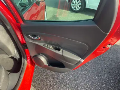 Renault Clio 2017 - 11950 EUR, 94905 km - AUTO.MOTO.pt - 94905km - foto 23 de 27