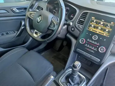 Renault Mégane Sport Tourer 2018 - 10990 EUR, 254300 km - AUTO.MOTO.pt - 254300km - foto 9 de 14