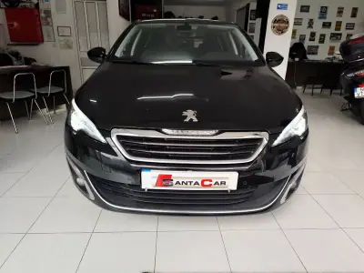 Peugeot 308 2014 - 8980 EUR, 165000 km - AUTO.MOTO.pt - 165000km - foto 5 de 22