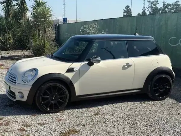 MINI Cooper 2009 - 9500 EUR, 165100 km - AUTO.MOTO.pt - 165100km - foto 4 de 30