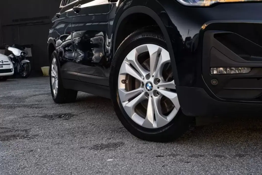 BMW X1 2021 - 23999 EUR, 107000 km - AUTO.MOTO.pt - 107000km - foto 11 de 27