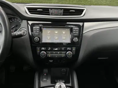 Nissan Qashqai 2017 - 18500 EUR, 128000 km - AUTO.MOTO.pt - 128000km - foto 23 de 27
