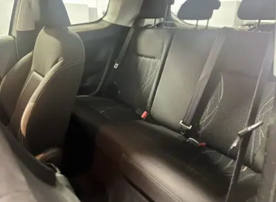 Peugeot 208 2014 - 8990 EUR, 174000 km - AUTO.MOTO.pt - 174000km - foto 8 de 9